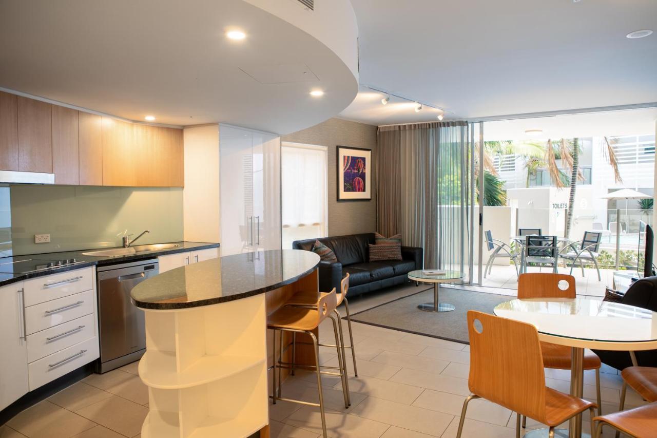 Rumba Beach Resort Caloundra Eksteriør billede A typical apartment interior