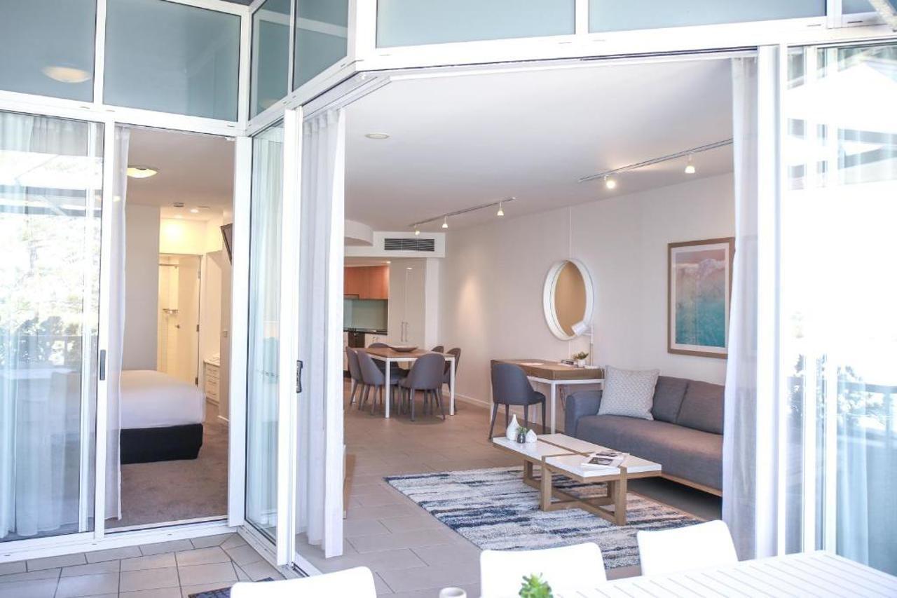 Rumba Beach Resort Caloundra Eksteriør billede A typical apartment at the Mantra Crown Towers