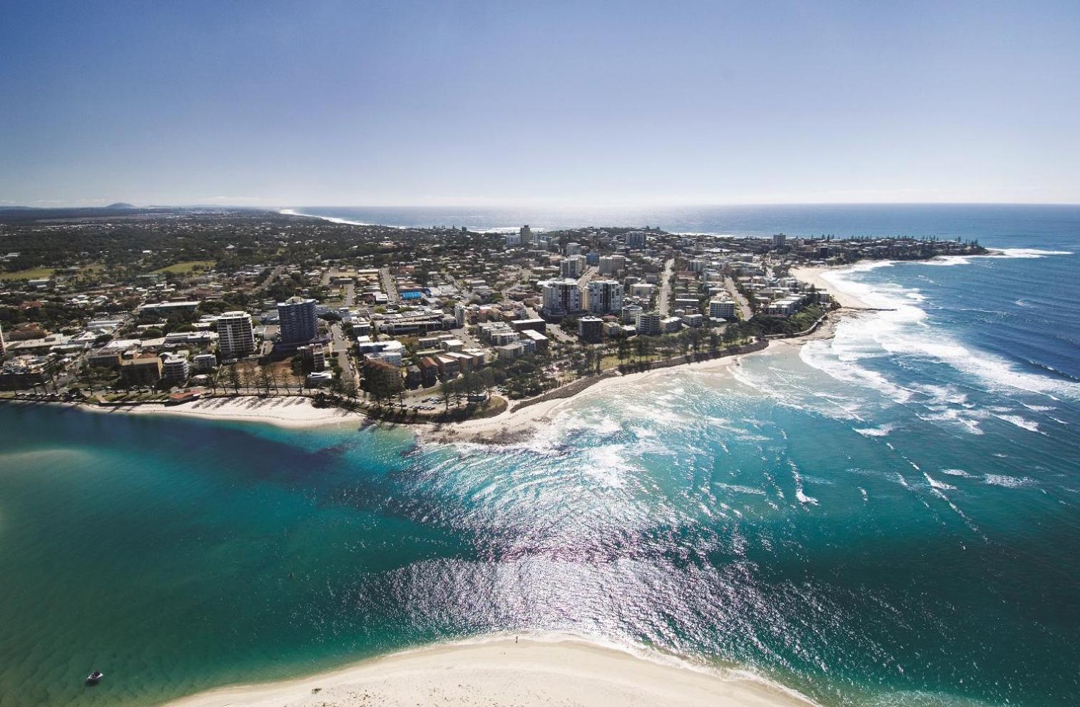 Rumba Beach Resort Caloundra Eksteriør billede Aerial view of the town